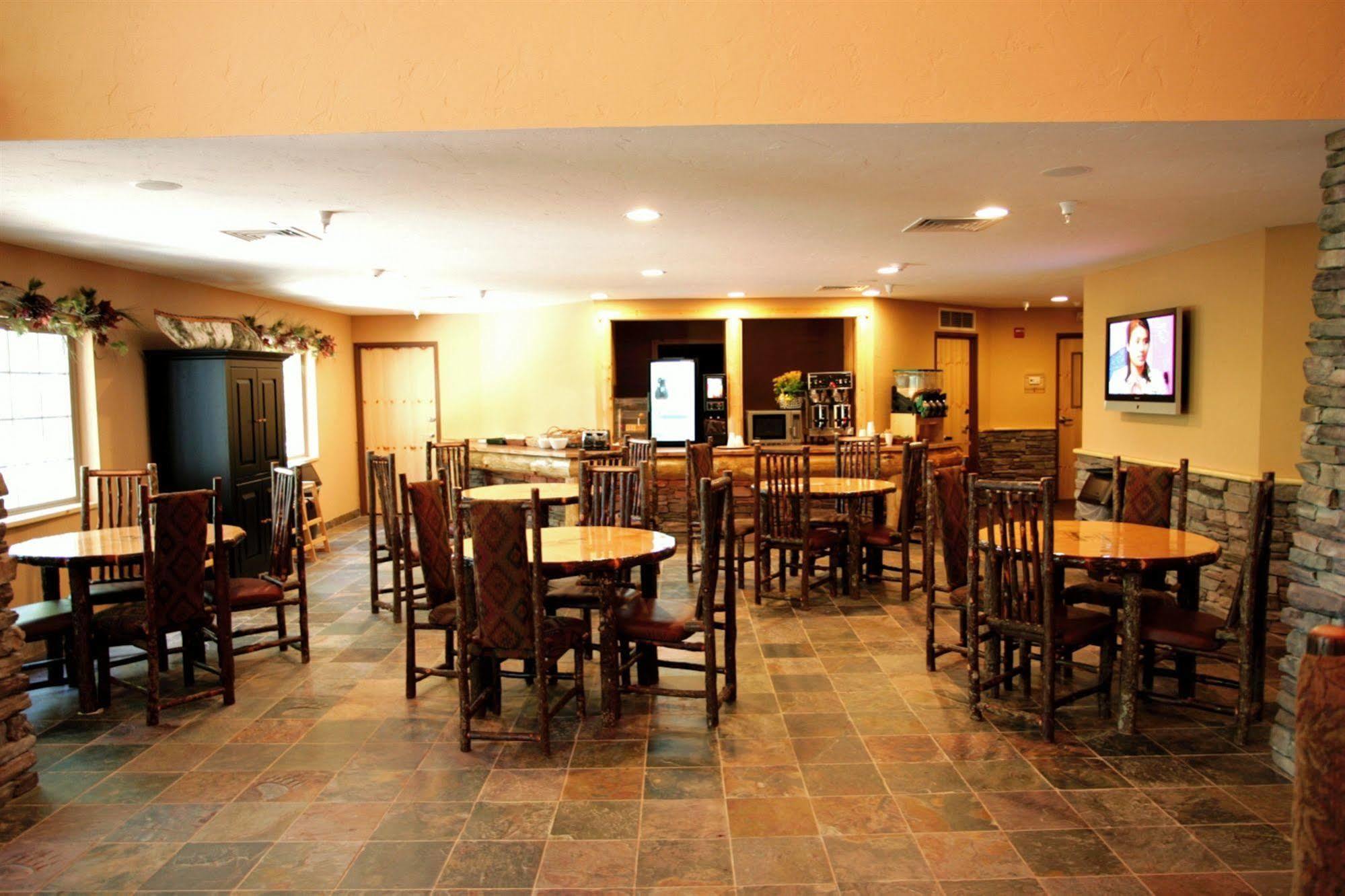 Whitefish Lodge And Suites Cross Lake Dış mekan fotoğraf
